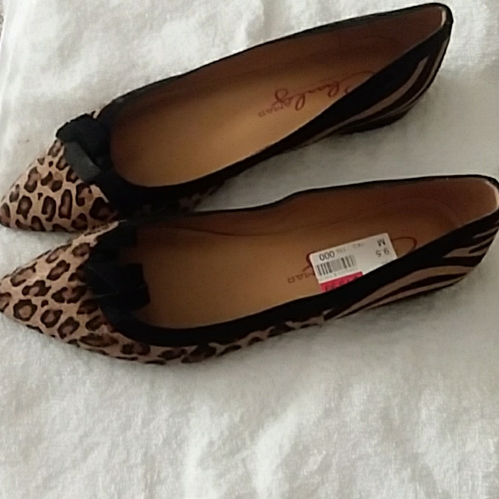 Cowhide leather flats